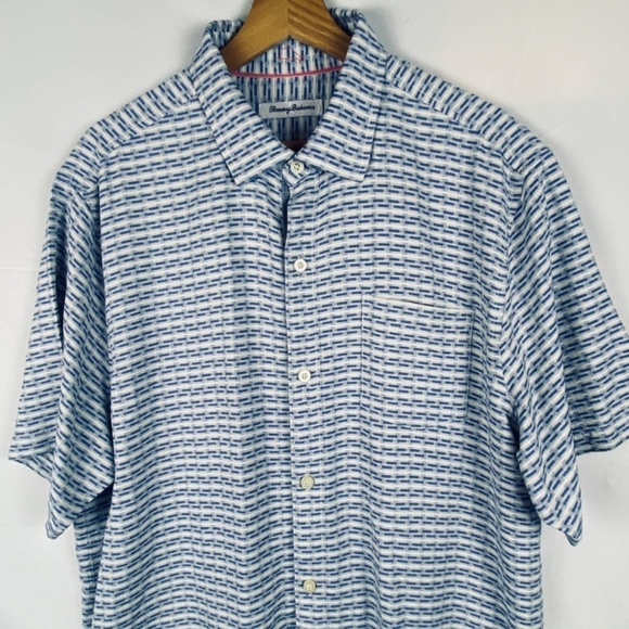 Tommy Bahama Men's Sz XL 100% Silk Short Sleeve Button Down Shirt blue Geometric - Picture 2 of 15